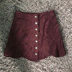 AMERICAN EAGLE SUEDE BURGUNDY SNAP SKIRT SIZE 00